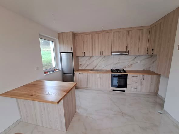 Lux-Drew — kuchnia z blatem dębowym · Żywiec